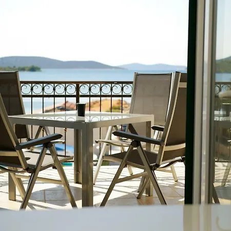 Lucich White House *