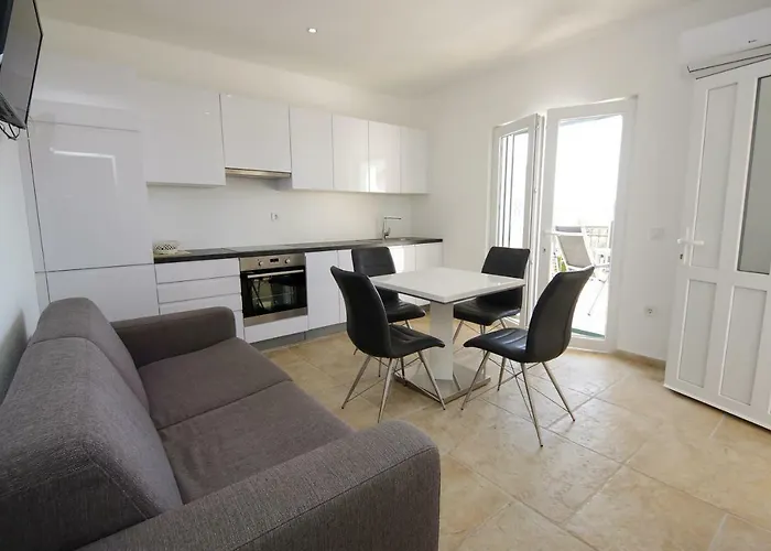 Lucich White House Apartamento *