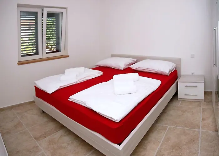 Lucich White House Apartamento *