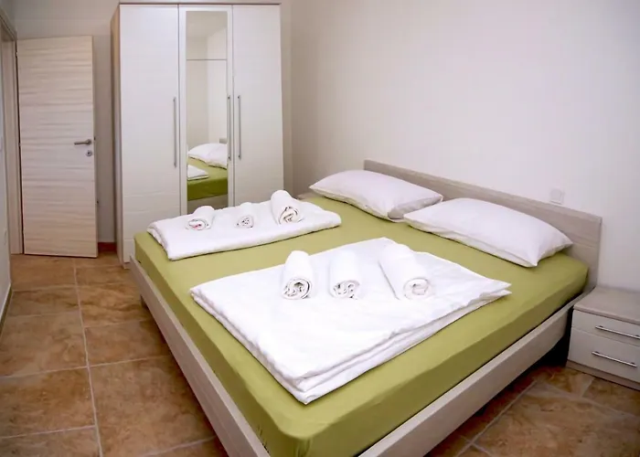 Lucich White House *