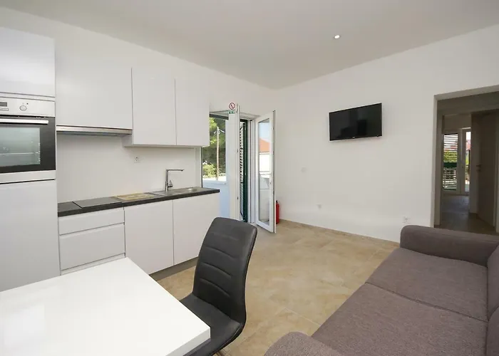 Lucich White House Apartamento Srima