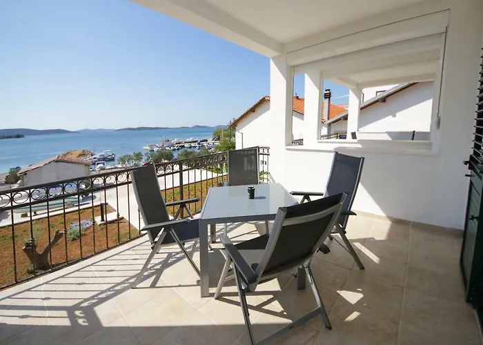 Lucich White House Apartamento Srima