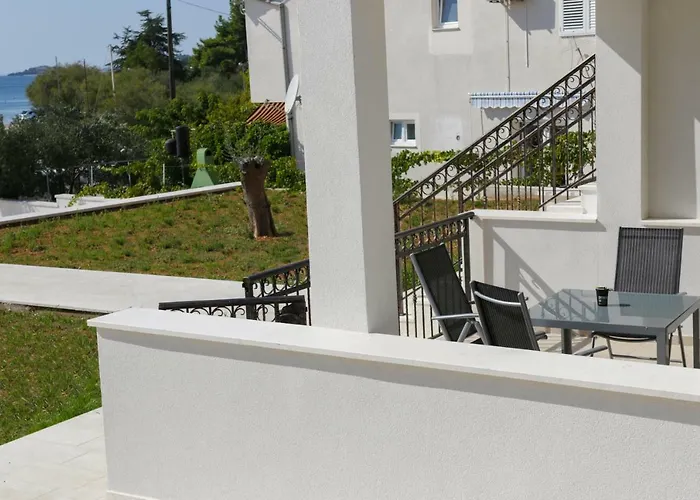 Lucich White House Apartamento Srima