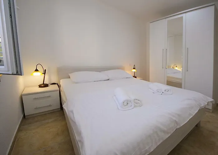 Lucich White House *