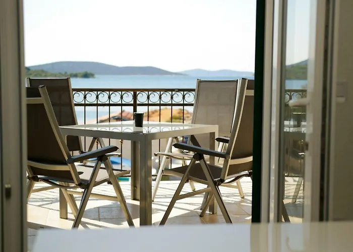 Lucich White House *